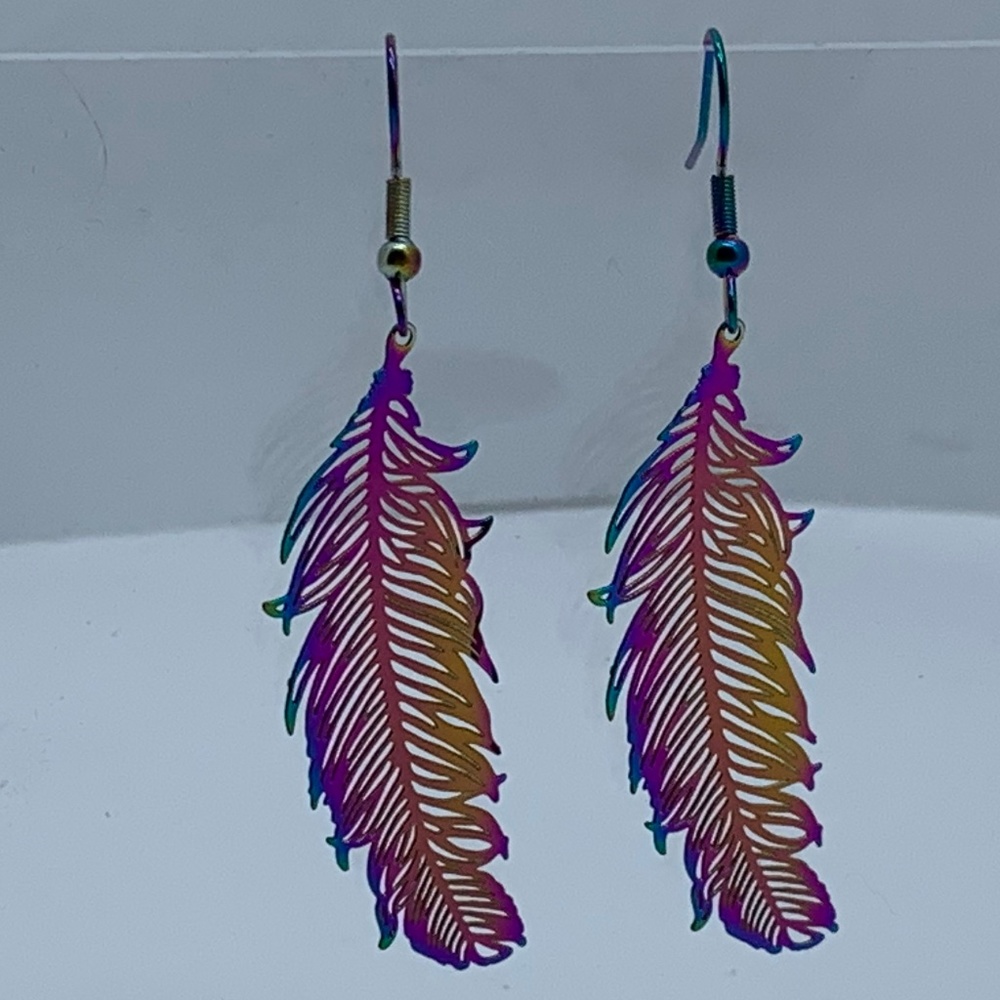 NWT. Handmade Shimmering Iridescent Rainbow Feather Earrings!
